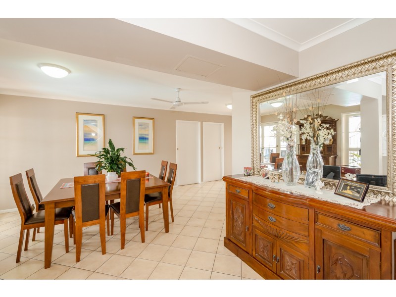 19 Hill Crescent, West Gladstone QLD 4680