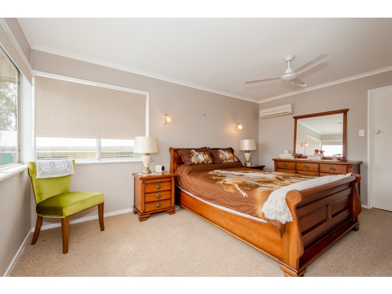 19 Hill Crescent, West Gladstone QLD 4680