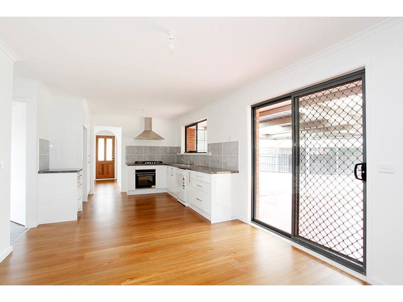 26 Gullquist Way, Pakenham VIC 3810