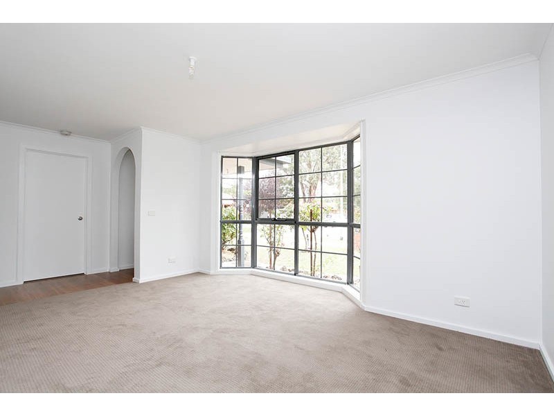 26 Gullquist Way, Pakenham VIC 3810