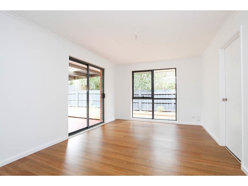 26 Gullquist Way, Pakenham VIC 3810