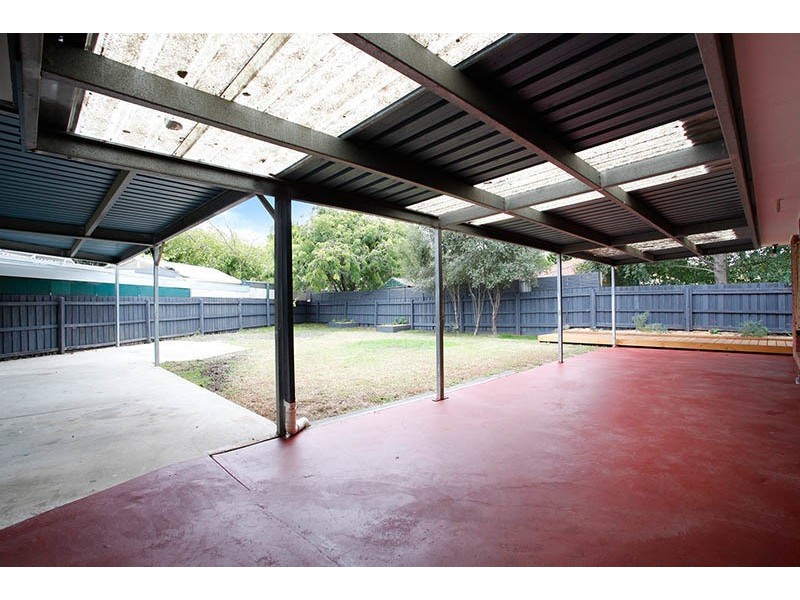 26 Gullquist Way, Pakenham VIC 3810