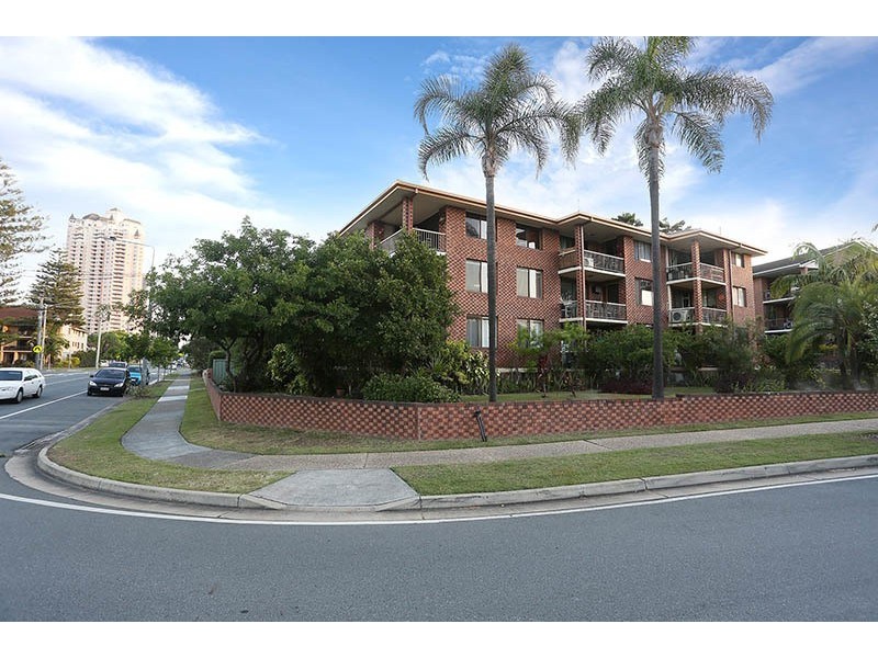 2/150 Surf Parade, Broadbeach QLD 4218