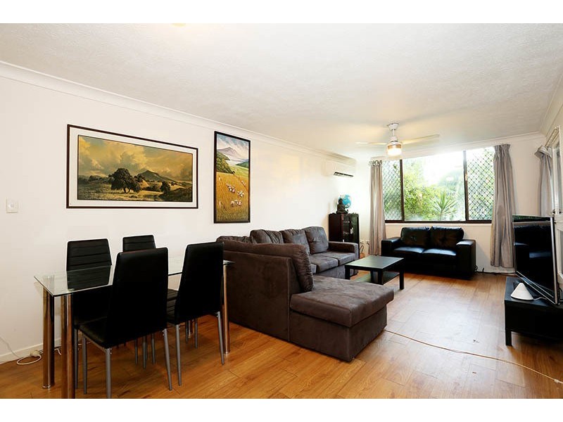 2/150 Surf Parade, Broadbeach QLD 4218