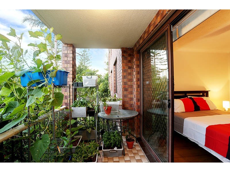 2/150 Surf Parade, Broadbeach QLD 4218