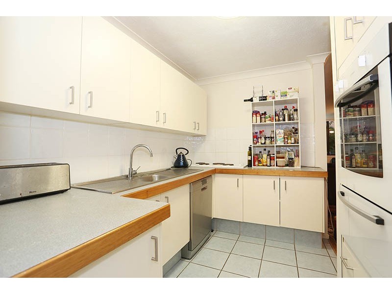 2/150 Surf Parade, Broadbeach QLD 4218