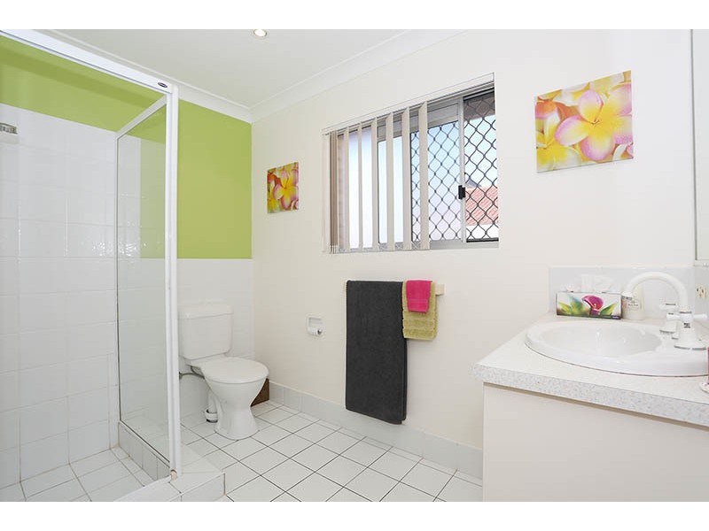 2/26  Bruce Ave, Paradise Point QLD 4216