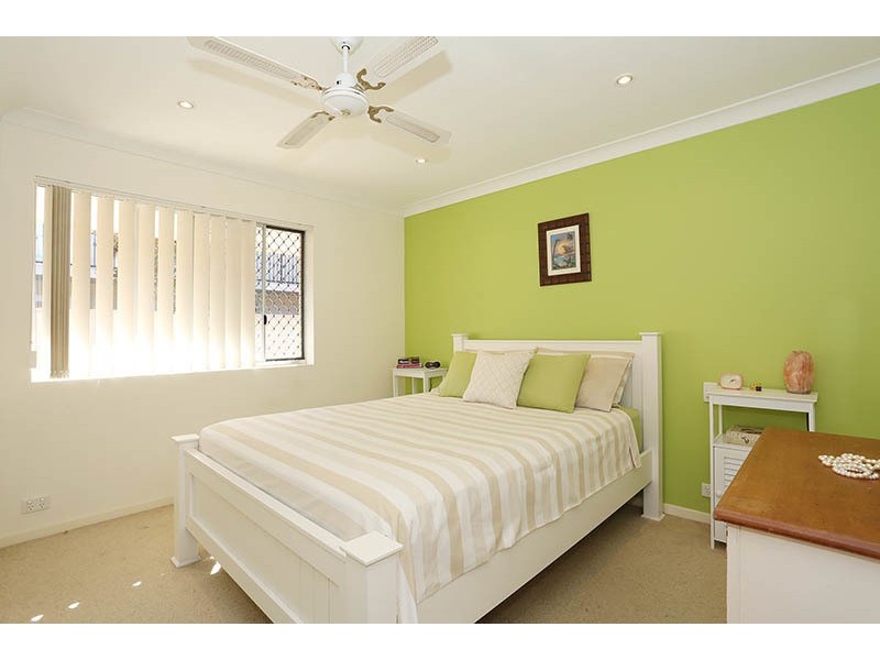 2/26  Bruce Ave, Paradise Point QLD 4216