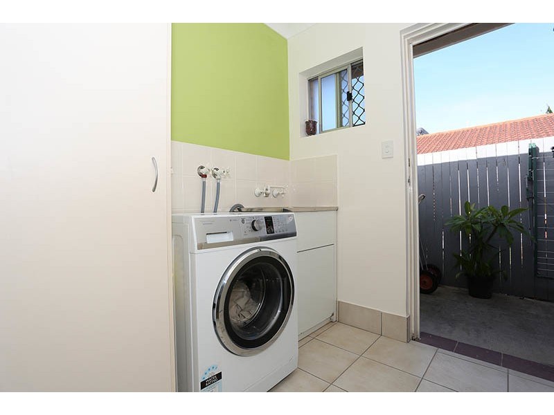 2/26  Bruce Ave, Paradise Point QLD 4216