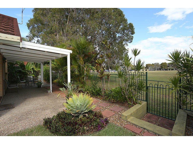 2/26  Bruce Ave, Paradise Point QLD 4216