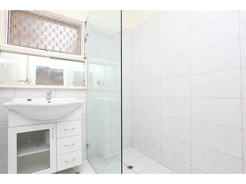 27 Central Terrace, Beckenham WA 6107