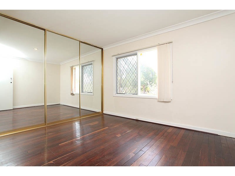 27 Central Terrace, Beckenham WA 6107