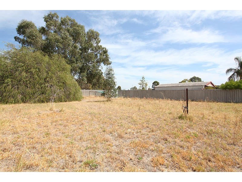 27 Central Terrace, Beckenham WA 6107