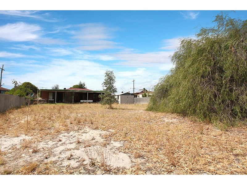 27 Central Terrace, Beckenham WA 6107