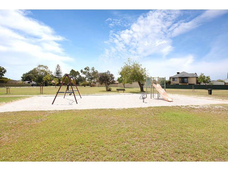 27 Central Terrace, Beckenham WA 6107