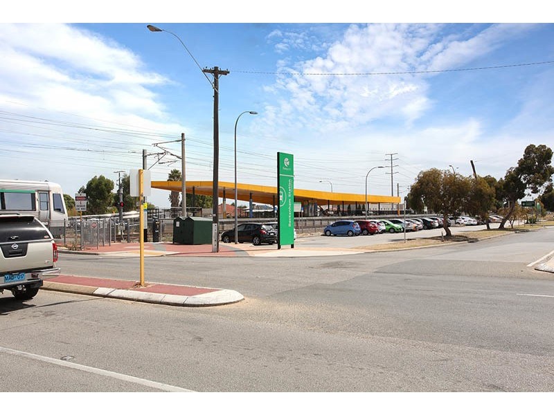 27 Central Terrace, Beckenham WA 6107