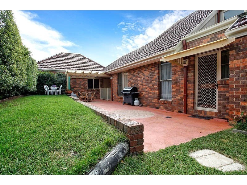 33 Stevensons Rd, Cranbourne VIC 3977