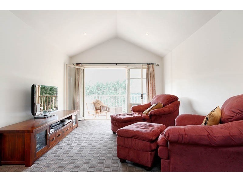 33 Stevensons Rd, Cranbourne VIC 3977