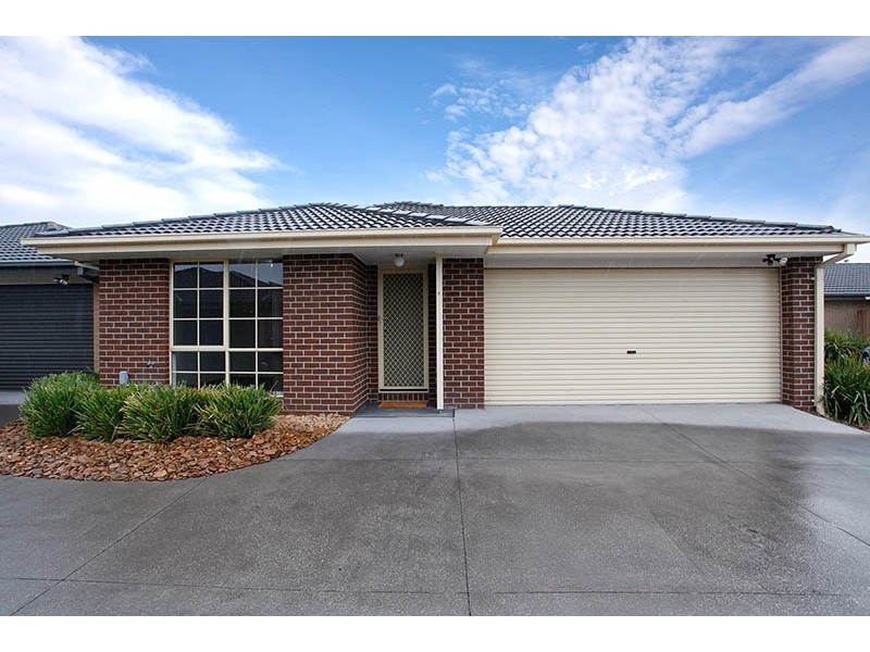 6  /10  Kingfisher Court, Hastings VIC 3915