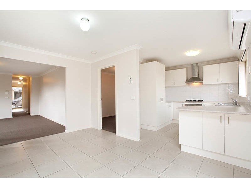 6  /10  Kingfisher Court, Hastings VIC 3915