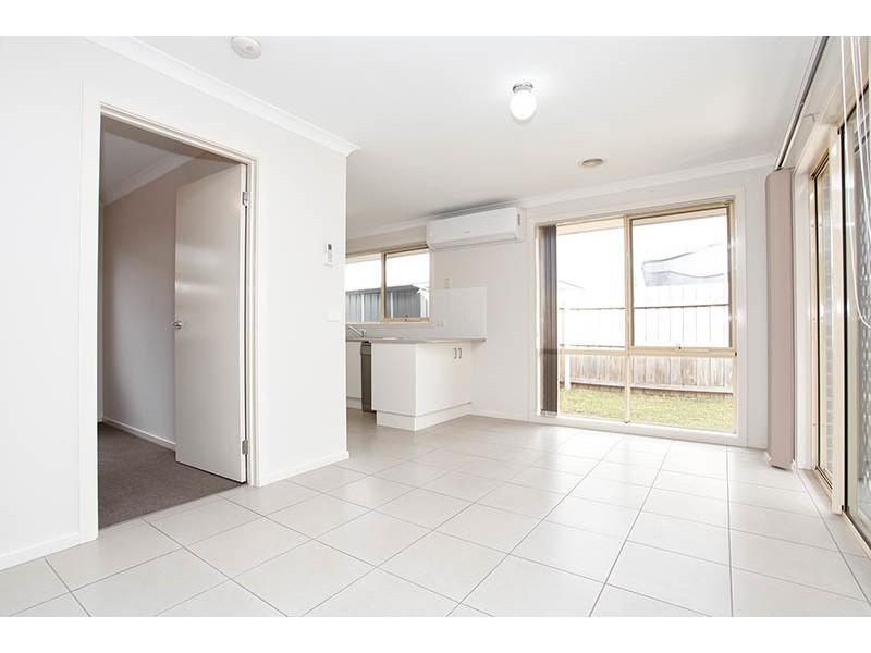 6  /10  Kingfisher Court, Hastings VIC 3915