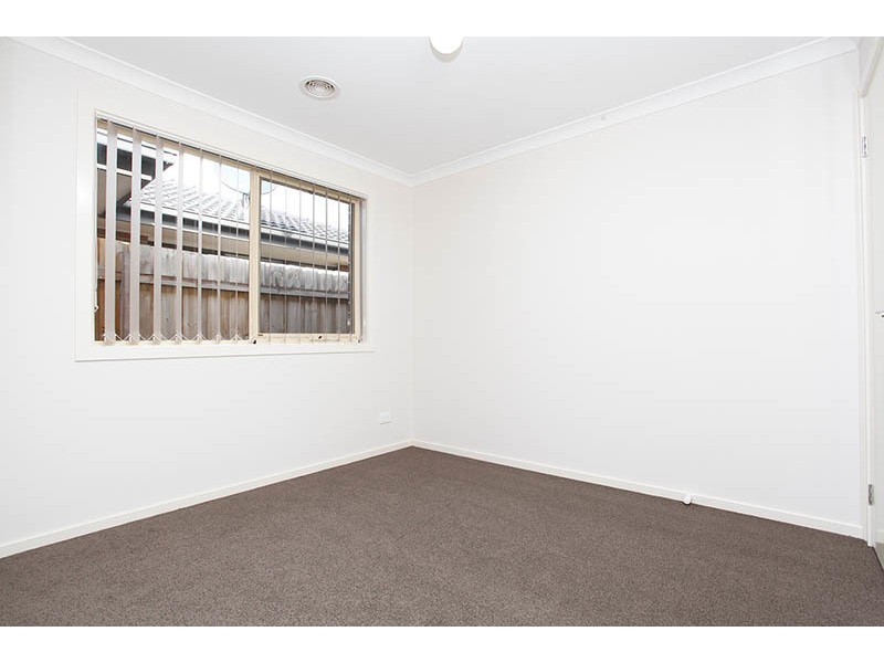 6  /10  Kingfisher Court, Hastings VIC 3915