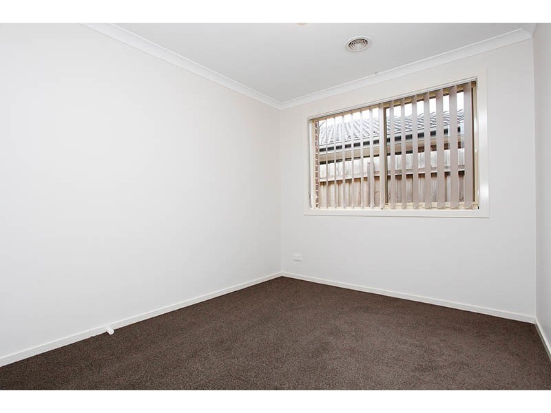 6  /10  Kingfisher Court, Hastings VIC 3915