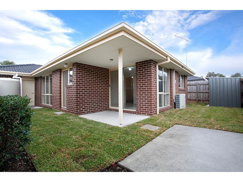 6  /10  Kingfisher Court, Hastings VIC 3915