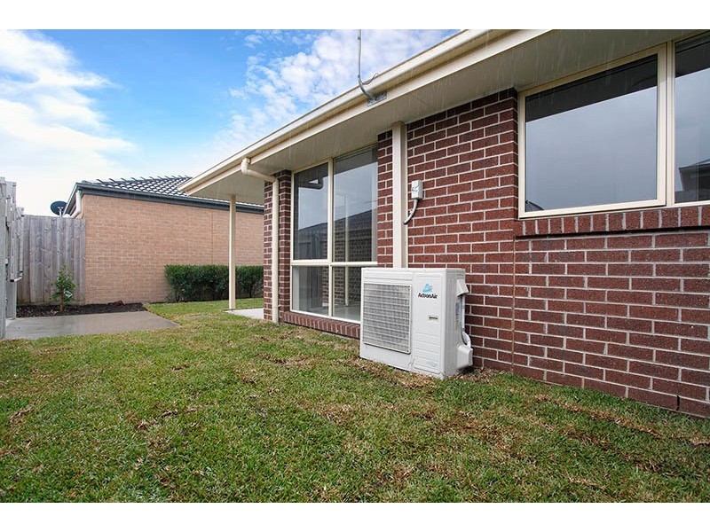 6  /10  Kingfisher Court, Hastings VIC 3915