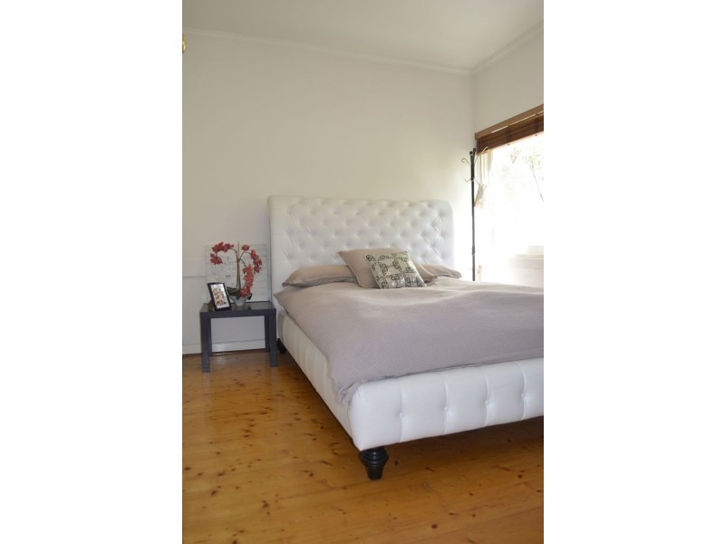 2/1 Ruskin Street, Elwood VIC 3184