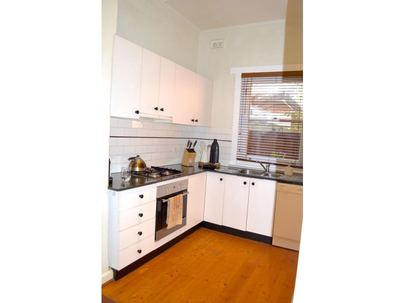 2/1 Ruskin Street, Elwood VIC 3184