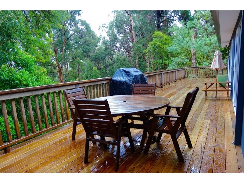 5 Rocksleigh Ave, Tecoma VIC 3160