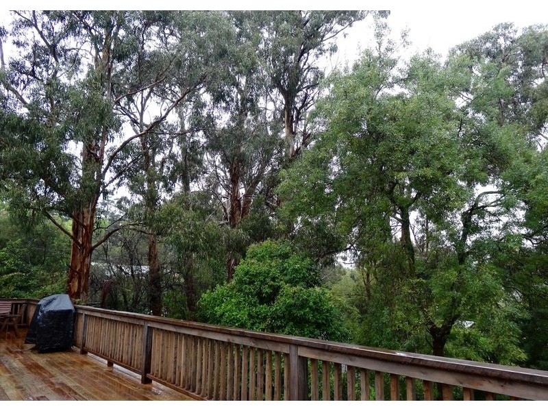 5 Rocksleigh Ave, Tecoma VIC 3160