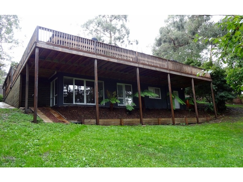 5 Rocksleigh Ave, Tecoma VIC 3160