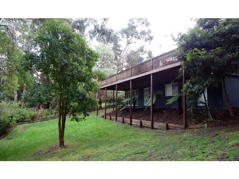 5 Rocksleigh Ave, Tecoma VIC 3160