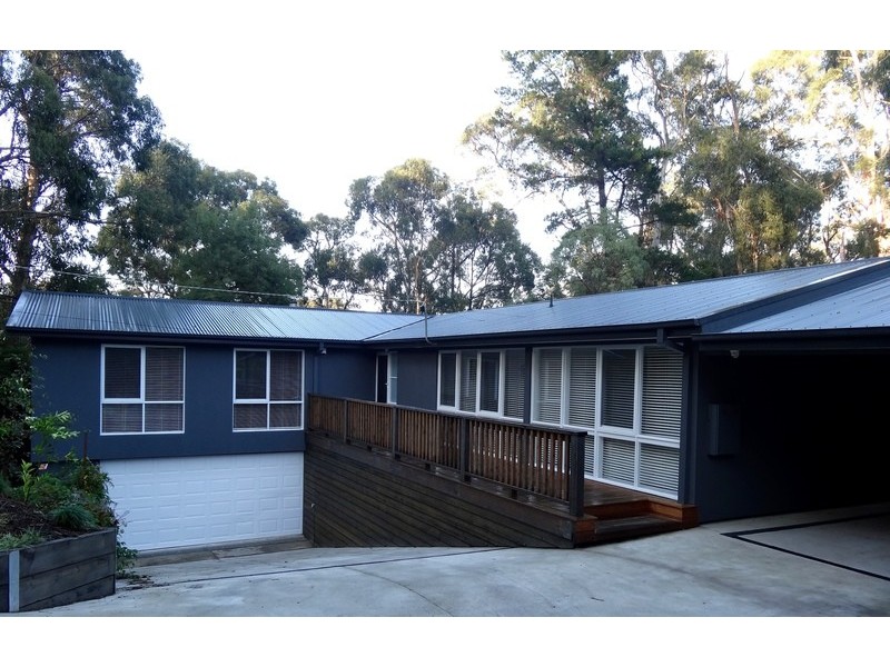 5 Rocksleigh Ave, Tecoma VIC 3160