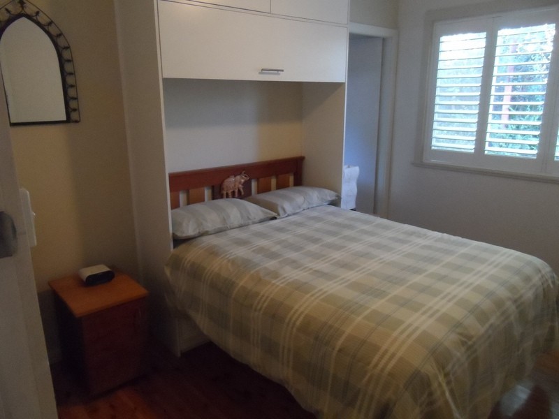 18  Araluen Ave, Mount Kembla NSW 2526