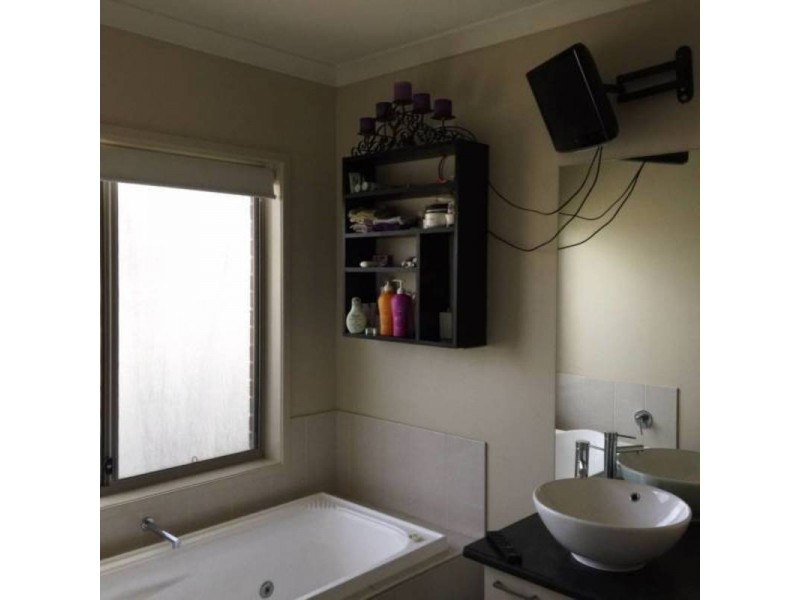 24 Hogan Road, Ballan VIC 3342