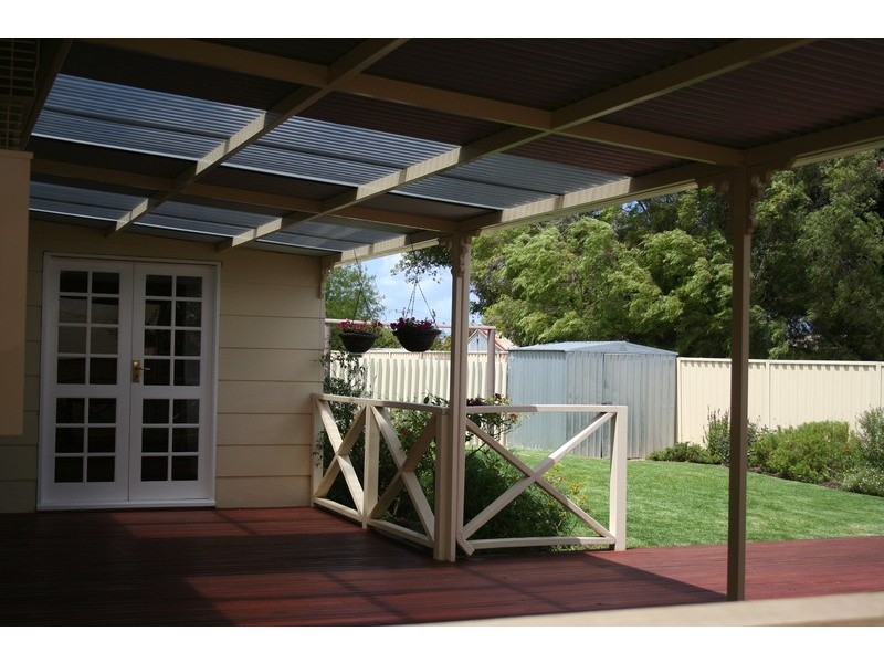 3  Katoomba Street, Orana WA 6330