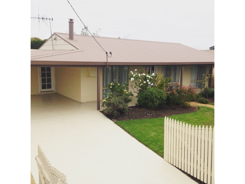 3  Katoomba Street, Orana WA 6330