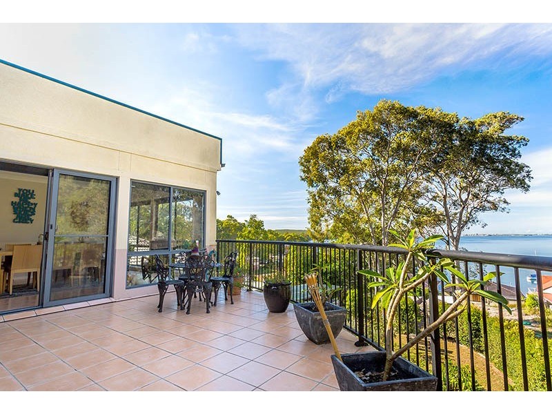 12a Macquarie street, Bolton Point NSW 2283