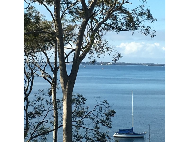 12a Macquarie street, Bolton Point NSW 2283