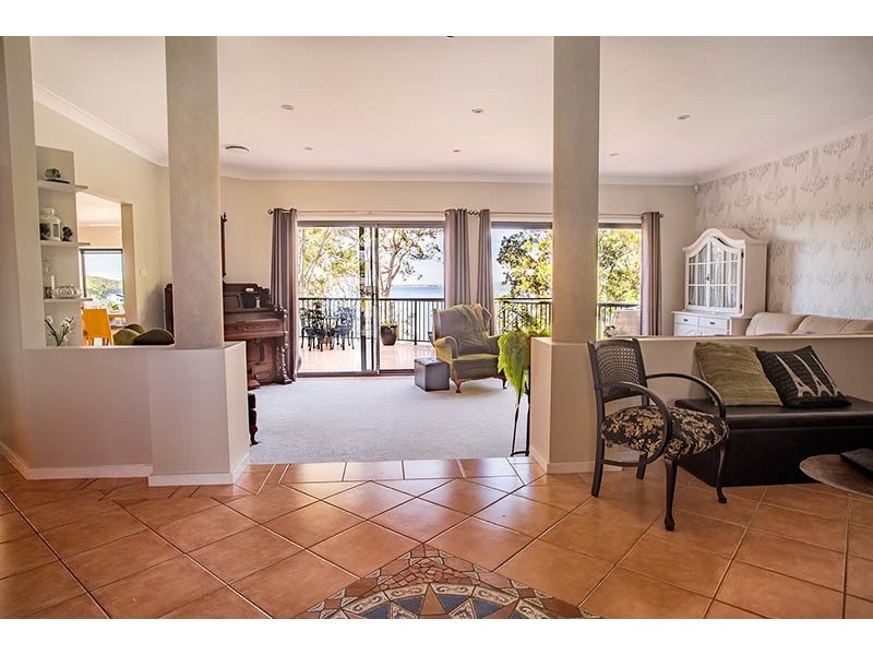 12a Macquarie street, Bolton Point NSW 2283