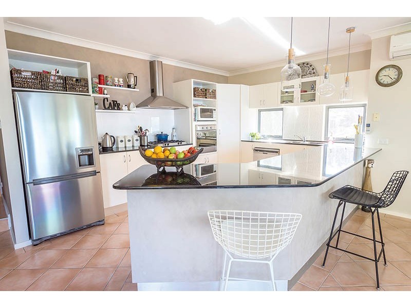 12a Macquarie street, Bolton Point NSW 2283