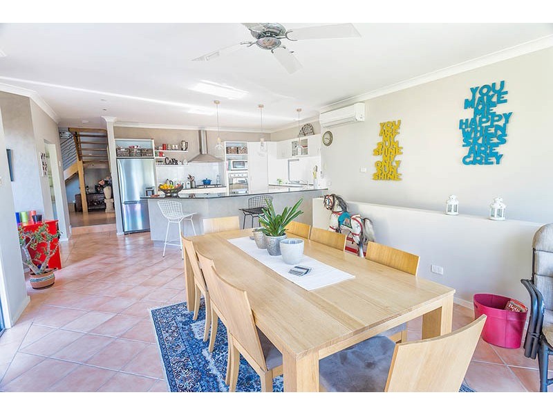 12a Macquarie street, Bolton Point NSW 2283