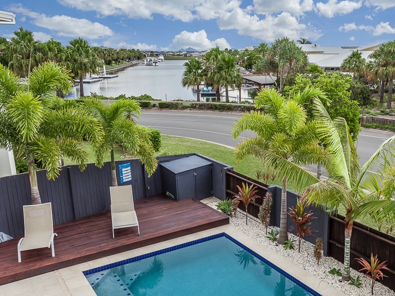 118 Marina Boulevard, Banksia Beach QLD 4507