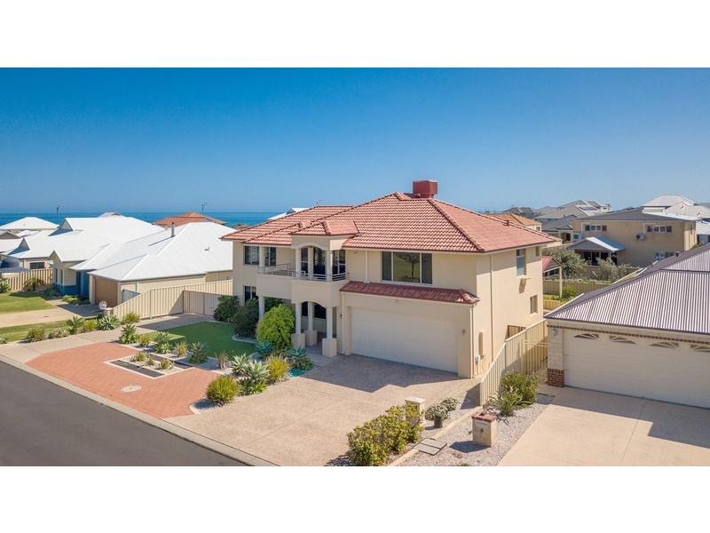 11 Naroona Drive, Dalyellup WA 6230