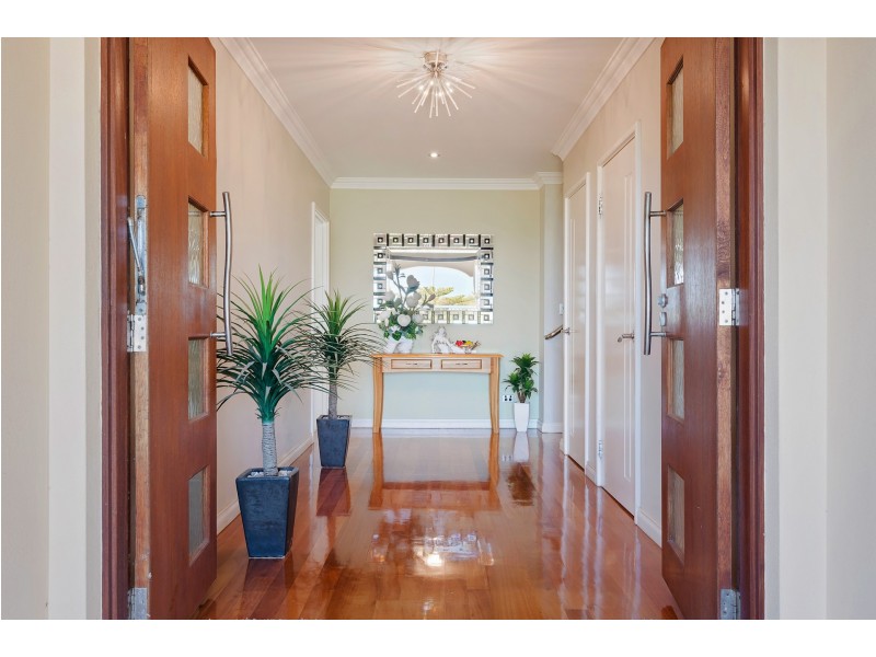 11 Naroona Drive, Dalyellup WA 6230