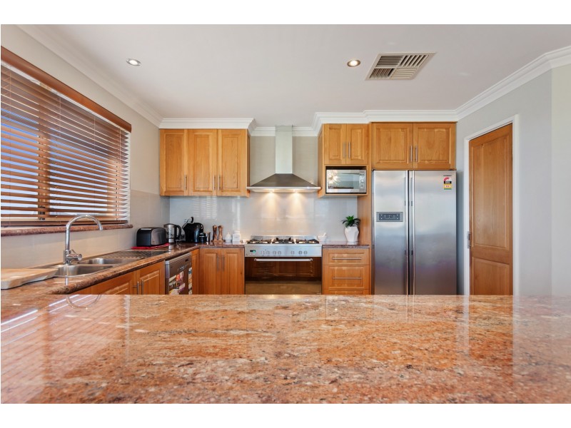 11 Naroona Drive, Dalyellup WA 6230