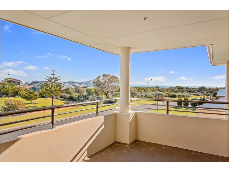 11 Naroona Drive, Dalyellup WA 6230